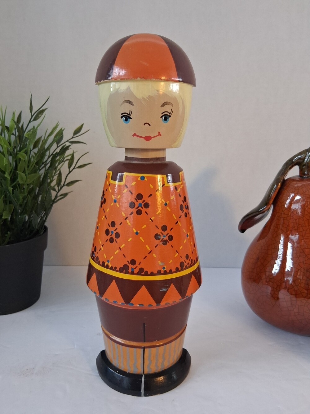 VTG! 1960's USSR Estonia Muhu SALVO Wood Large Size Doll FOLK Art; Fall Colors